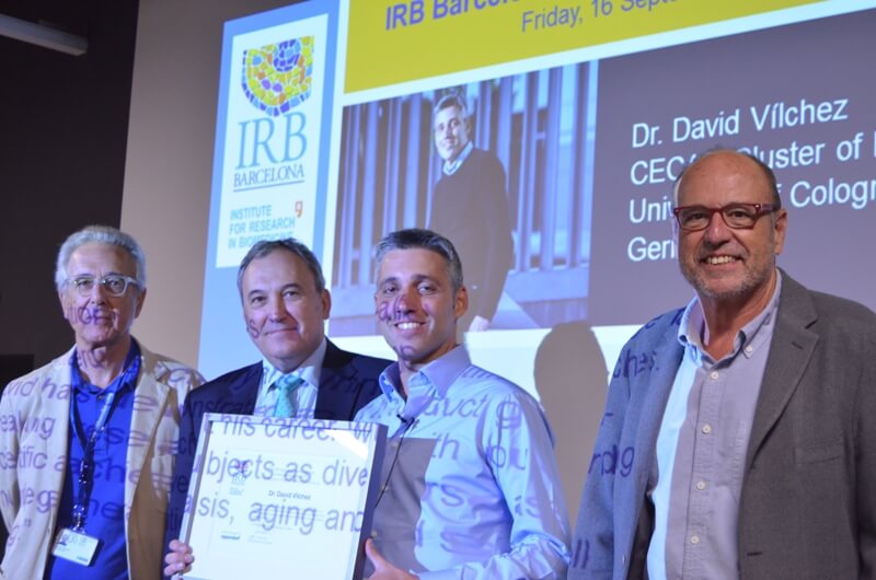 IRB Barcelona presents the “Alumni of Excellence Award” to David Vilchez