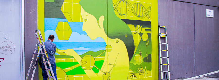 The Wall Lab program decorates one of the exterior walls of the Helix building with a work about the nano universe